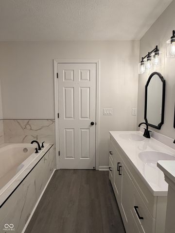 7260 Bradford Woods Way, Indianapolis, IN 46268