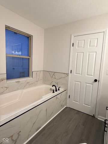 7260 Bradford Woods Way, Indianapolis, IN 46268