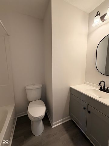 7260 Bradford Woods Way, Indianapolis, IN 46268