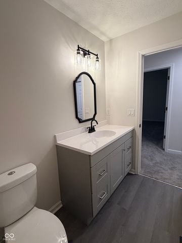 7260 Bradford Woods Way, Indianapolis, IN 46268