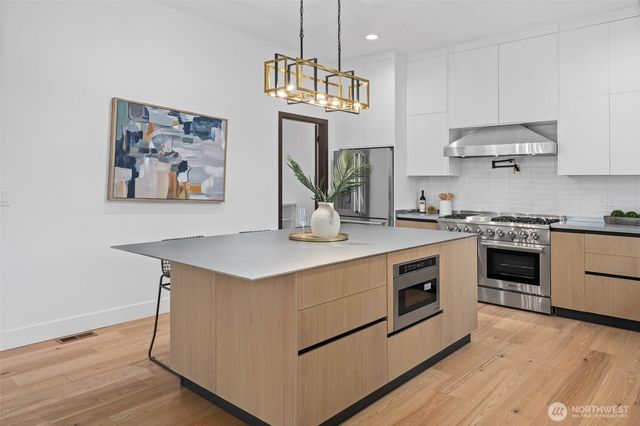 1219 158th Place SW, Lynnwood, WA 98087