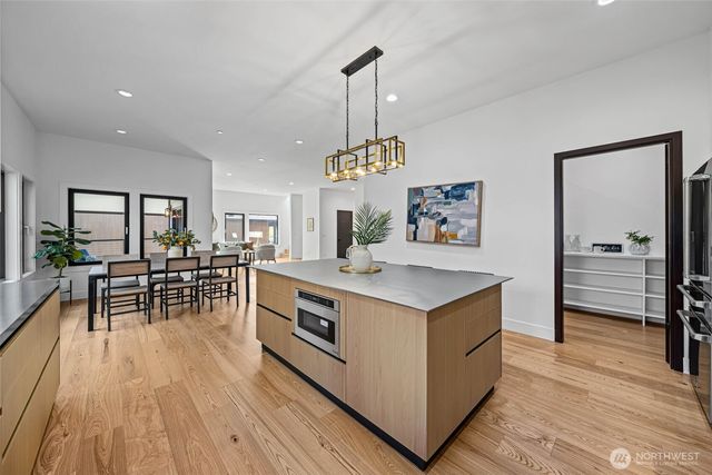 1219 158th Place SW, Lynnwood, WA 98087