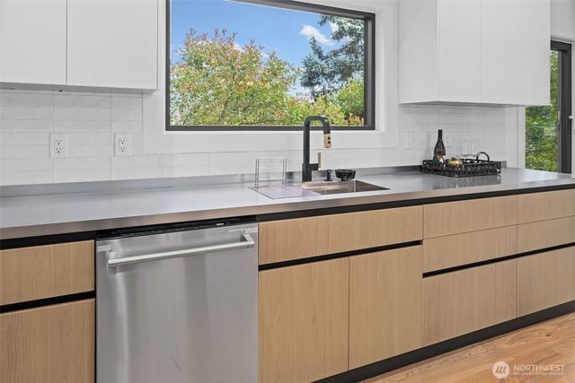 1219 158th Place SW, Lynnwood, WA 98087