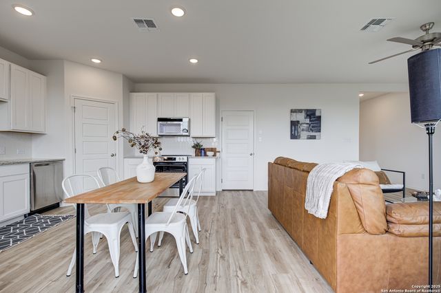 2546 Dry Moss Way, San Antonio, TX 78224