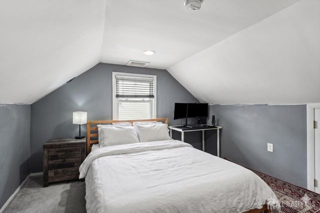 66 Brandywine Road, Fords, NJ 08863