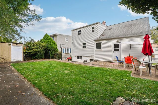 66 Brandywine Road, Fords, NJ 08863