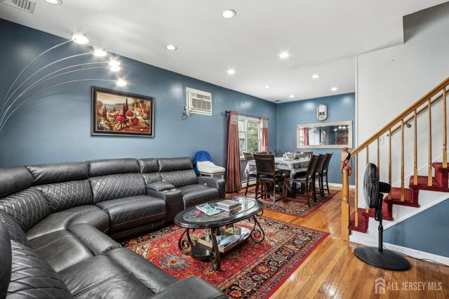 66 Brandywine Road, Fords, NJ 08863