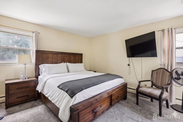 66 Brandywine Road, Fords, NJ 08863