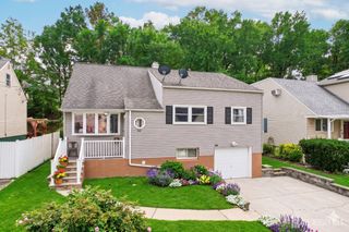 66 Brandywine Road, Fords, NJ 08863