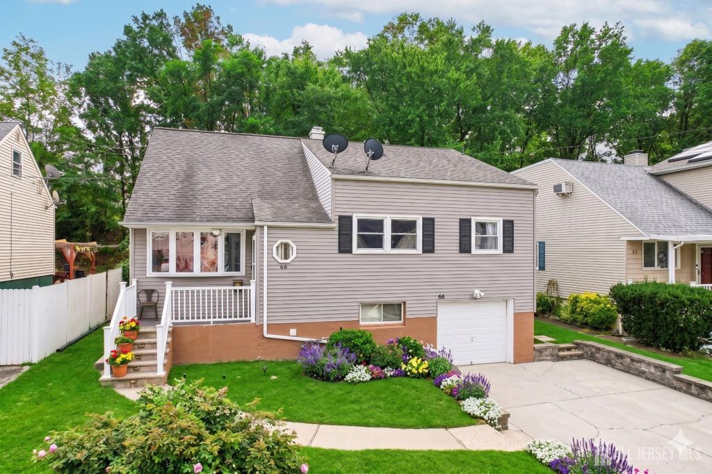 66 Brandywine Road, Fords, NJ 08863