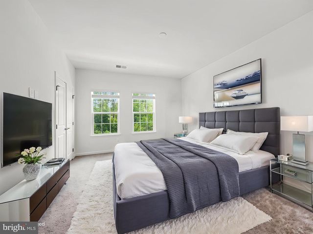 207 STREAMVIEW DR, Fredericksburg, VA 22405