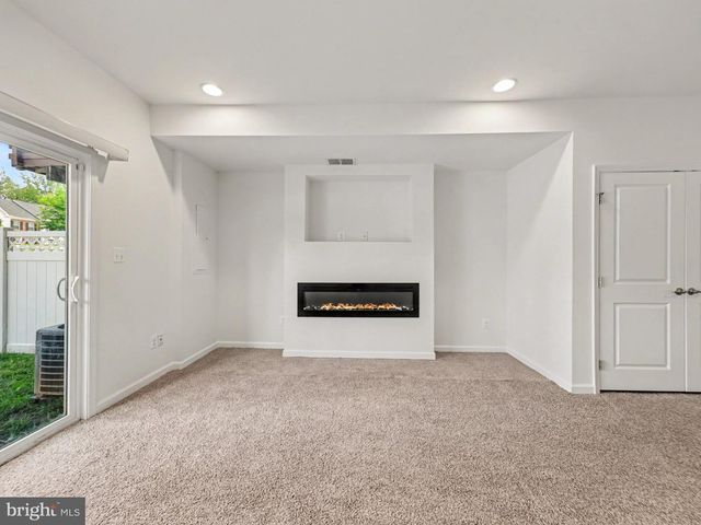 207 STREAMVIEW DR, Fredericksburg, VA 22405