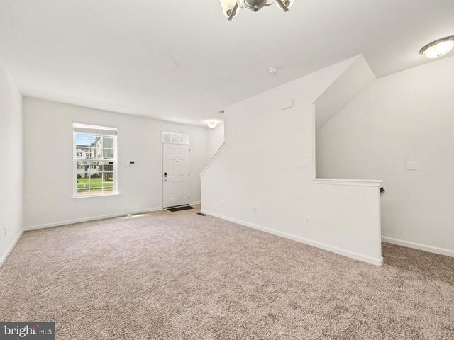 207 STREAMVIEW DR, Fredericksburg, VA 22405