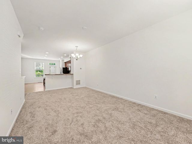 207 STREAMVIEW DR, Fredericksburg, VA 22405