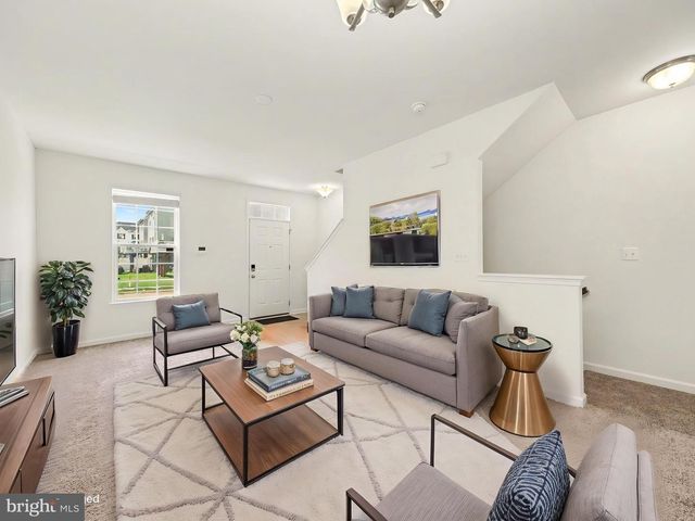 207 STREAMVIEW DR, Fredericksburg, VA 22405