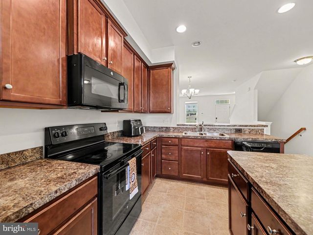 207 STREAMVIEW DR, Fredericksburg, VA 22405