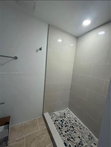 526 E 54th St ., Hialeah, FL 33013
