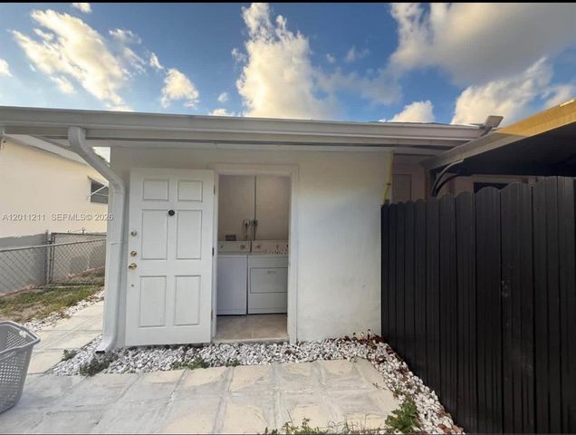 526 E 54th St ., Hialeah, FL 33013