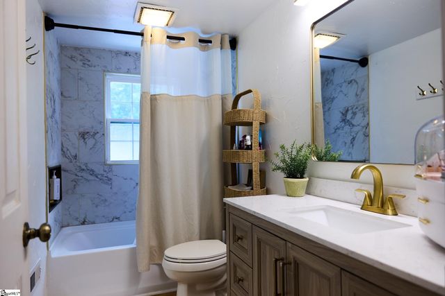 406 S 2nd Street, Easley, SC 29640