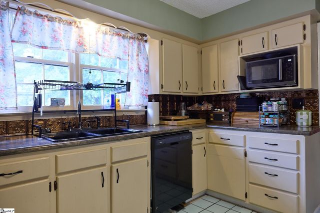 406 S 2nd Street, Easley, SC 29640