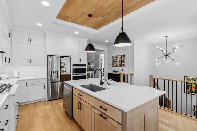 11490 Sunflower Lane N, Lake Elmo, MN 55042