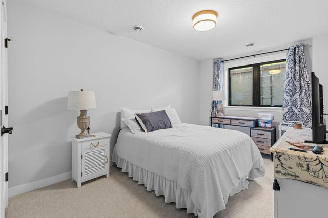 11490 Sunflower Lane N, Lake Elmo, MN 55042