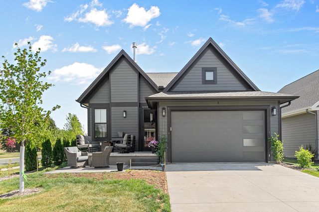 11490 Sunflower Lane N, Lake Elmo, MN 55042