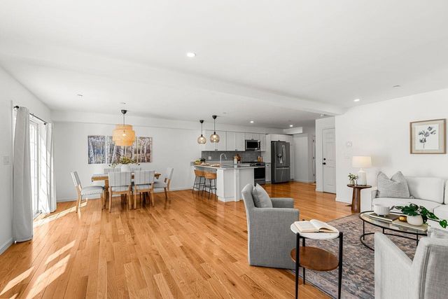 211 Woodview Way, Manchester, NH 03102