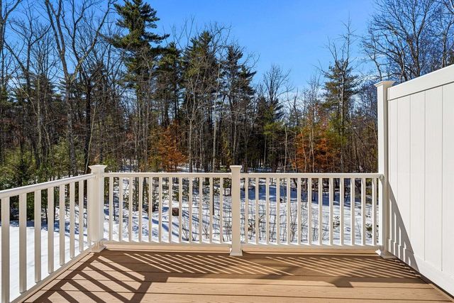 211 Woodview Way, Manchester, NH 03102