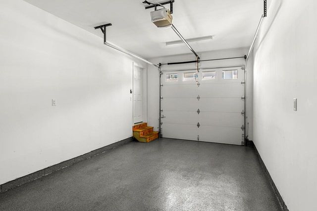 211 Woodview Way, Manchester, NH 03102