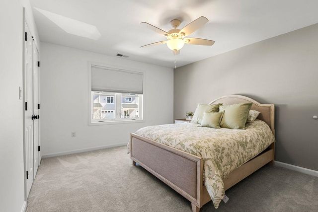 211 Woodview Way, Manchester, NH 03102