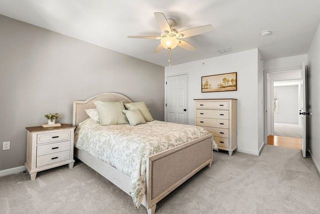 211 Woodview Way, Manchester, NH 03102