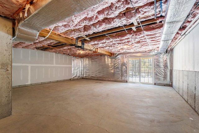 211 Woodview Way, Manchester, NH 03102