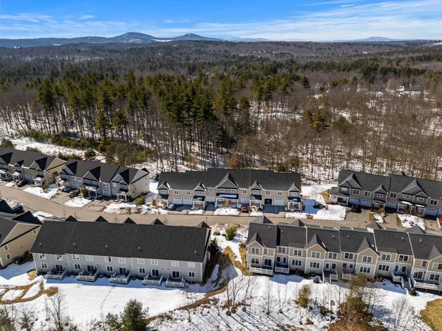 211 Woodview Way, Manchester, NH 03102