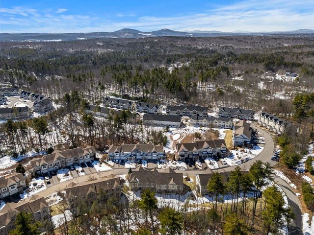 211 Woodview Way, Manchester, NH 03102