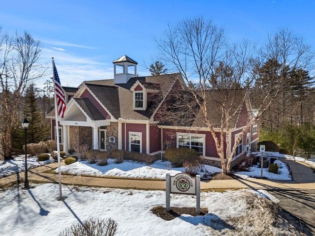 211 Woodview Way, Manchester, NH 03102