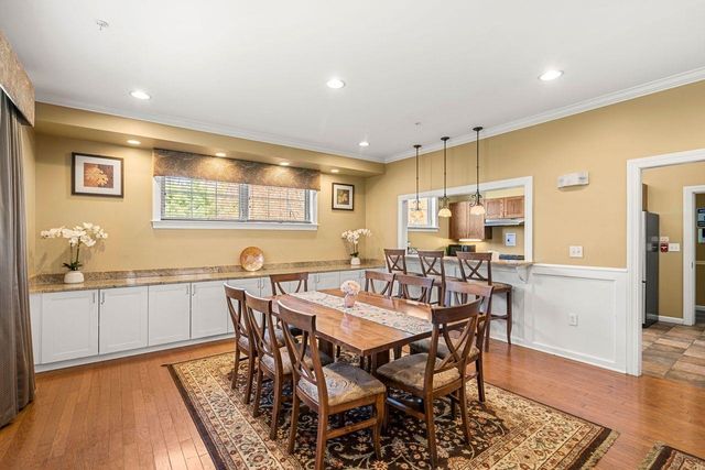 211 Woodview Way, Manchester, NH 03102