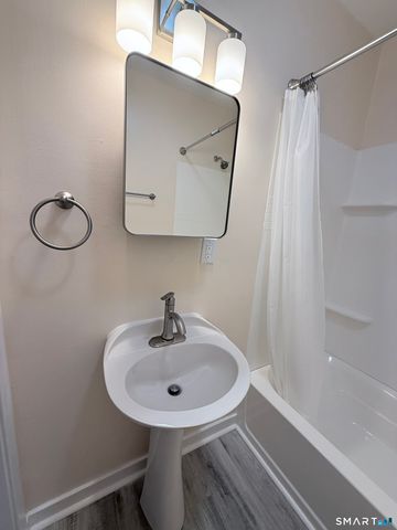 78 York Street APT 1, West Haven, CT 06516