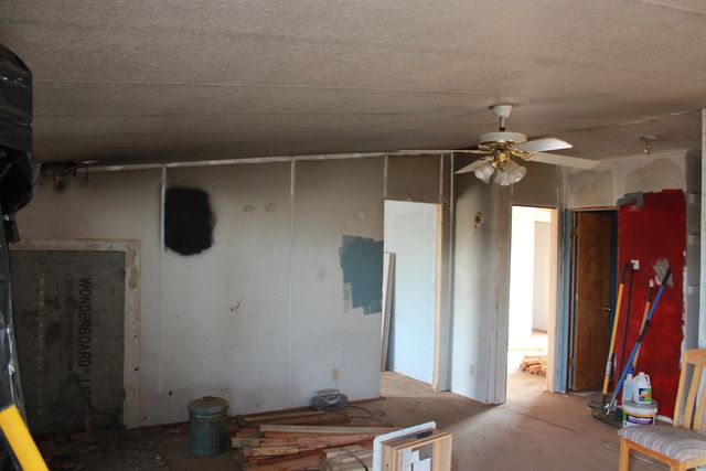 27 Manzano Street, Moriarty, NM 87035