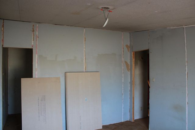 27 Manzano Street, Moriarty, NM 87035