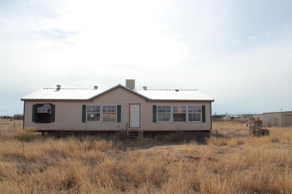 27 Manzano Street, Moriarty, NM 87035