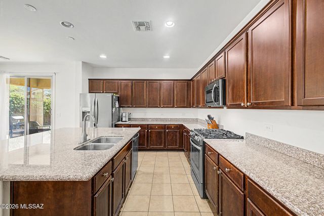 726 S Desert Haven Road, Vail, AZ 85641