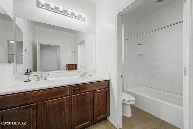 726 S Desert Haven Road, Vail, AZ 85641