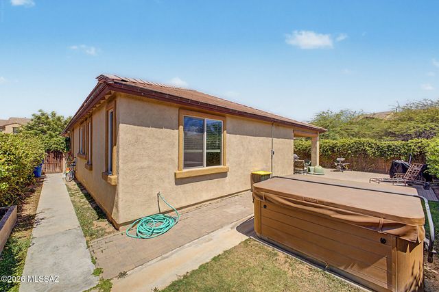 726 S Desert Haven Road, Vail, AZ 85641