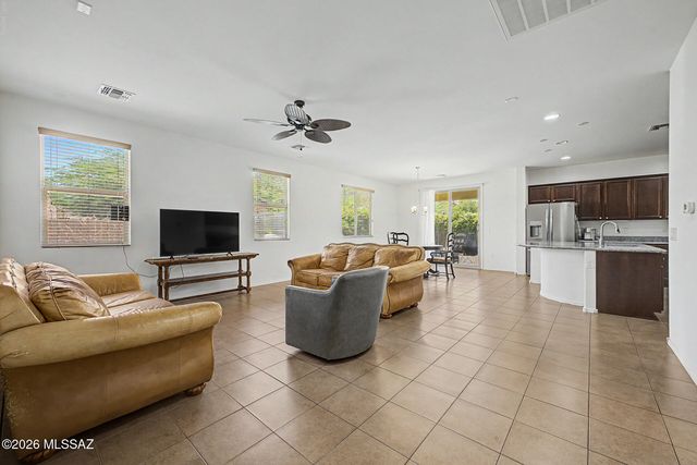 726 S Desert Haven Road, Vail, AZ 85641