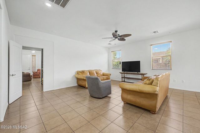 726 S Desert Haven Road, Vail, AZ 85641