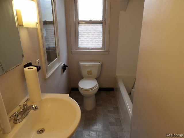 17317 Washburn Street, Detroit, MI 48221