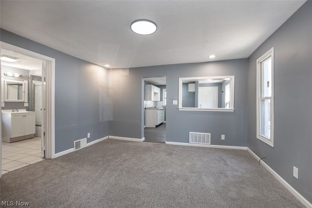 7815 Jeffries Avenue, Cleveland, OH 44105