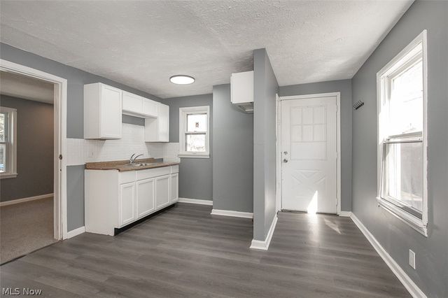 7815 Jeffries Avenue, Cleveland, OH 44105