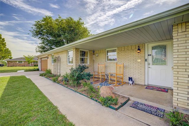 2704 Janene Street, Harrah, OK 73045